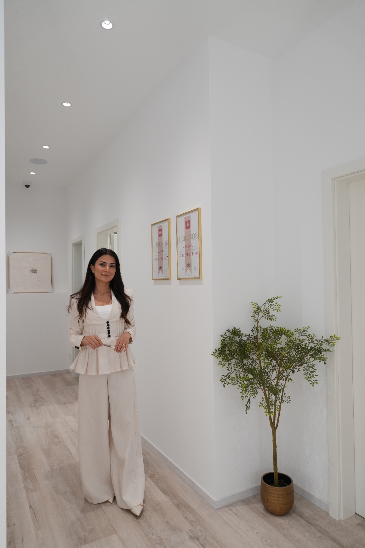 Heller Eingangsbereich des VIAN BEAUTY Studios